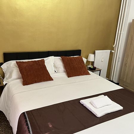 Genova Gold Rooms Exteriör bild