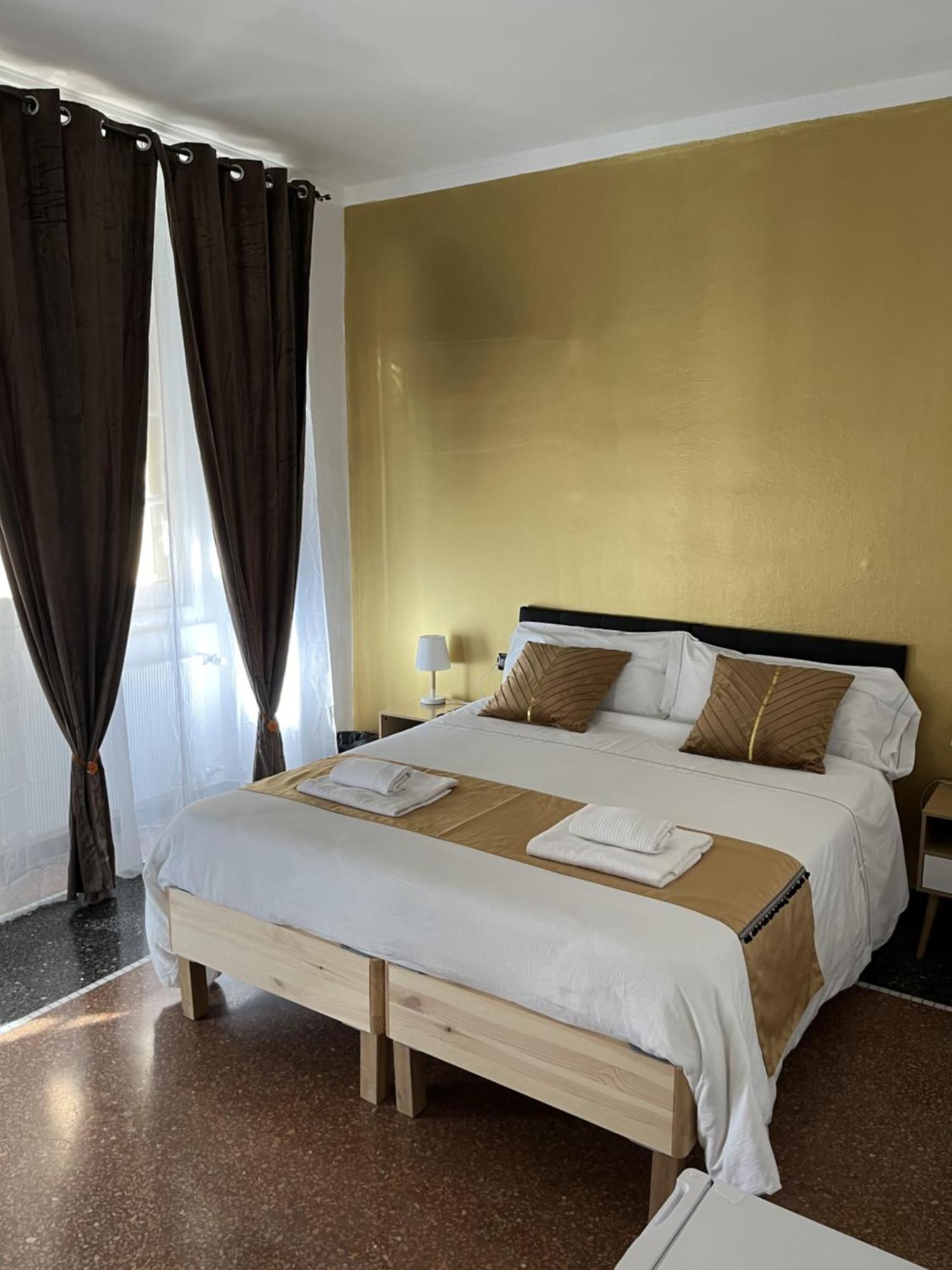 Genova Gold Rooms Exteriör bild