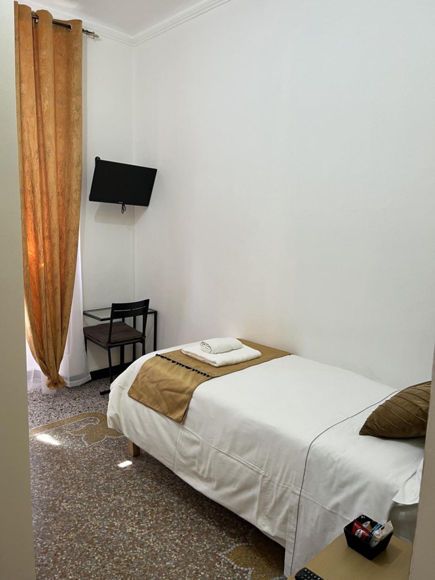 Genova Gold Rooms Rum bild